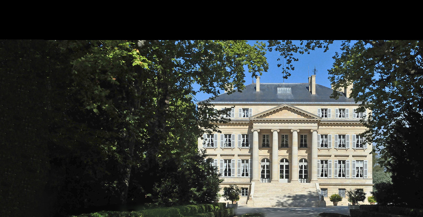 玛歌酒庄(chateau margaux)位于法国波尔多左岸梅多克产区的玛歌村,是