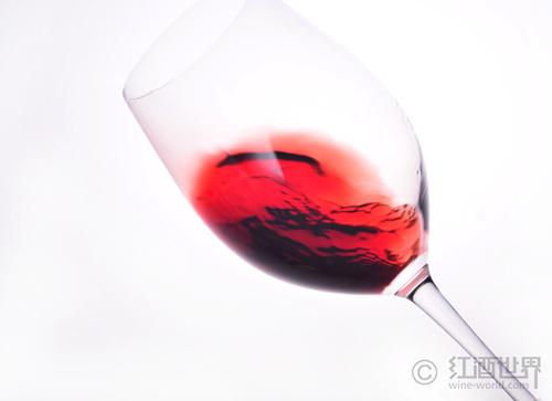 品鉴红葡萄酒：从易饮适口的款型开始