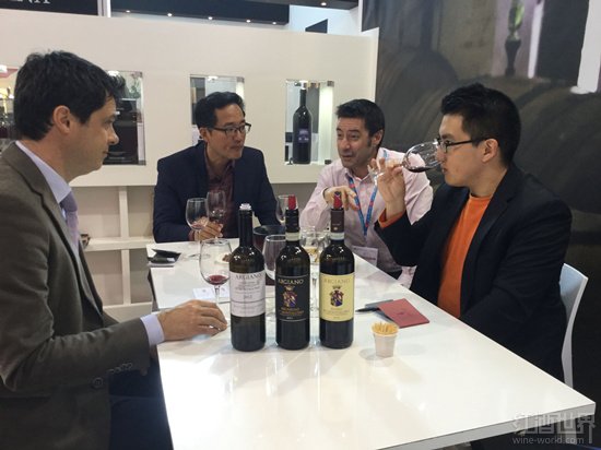 Vinitaly酒展盛大开幕，                            		                                ABSTRACT：                                On April 11th, Wine-World.com attended 2016 Vinitaly after OperaWine.                            	                                                <p>2016年4月11号，红酒世界带你领略意式佳酿
