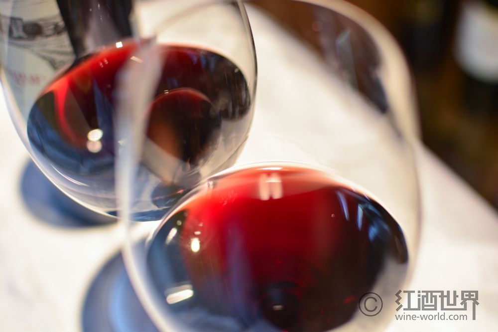 你知道如何品鉴葡萄酒吗？