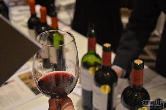 为甚么葡萄酒经由陈年滋味会更好？