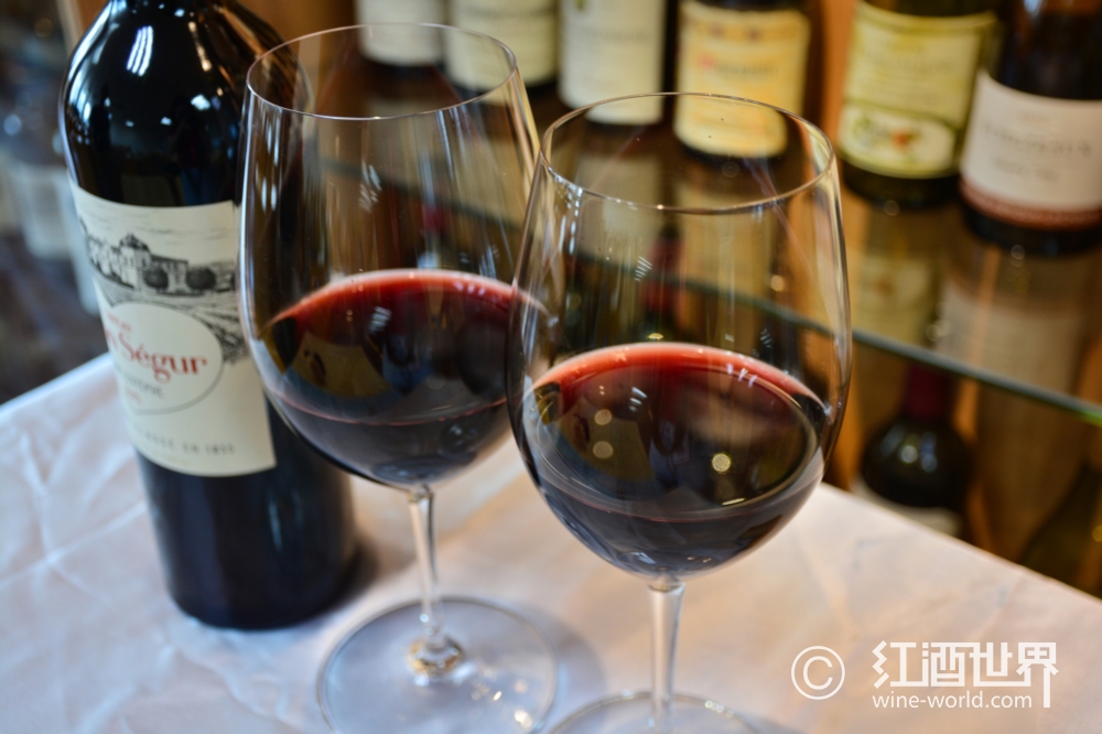 若何解读法国葡萄酒酒标上的“eleve en futs”？