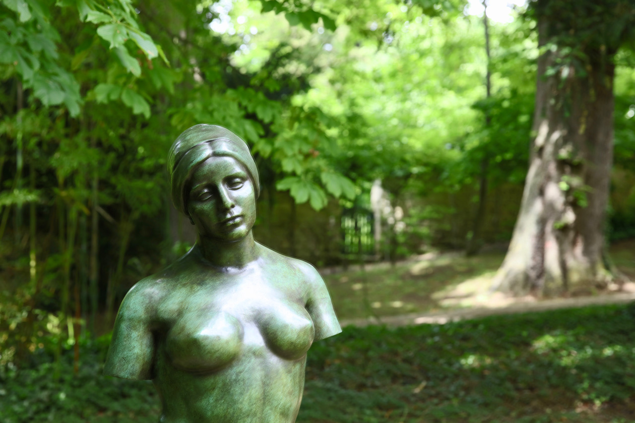 雕塑女性之美：马约尔博物馆