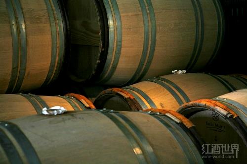 橡木桶若何影响葡萄酒的橡木响葡气焰？