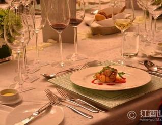 鸡肉也能用红葡萄酒佐餐