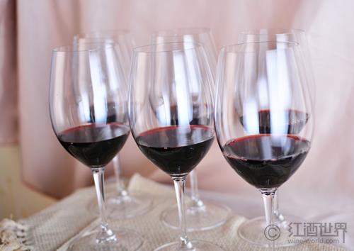 如何辨别酒体饱满的红葡萄酒