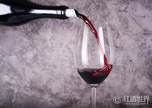 六大迹象表明你已经成为一位葡萄酒专家