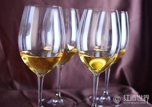 葡萄酒中的“小清新”：干白和半干白